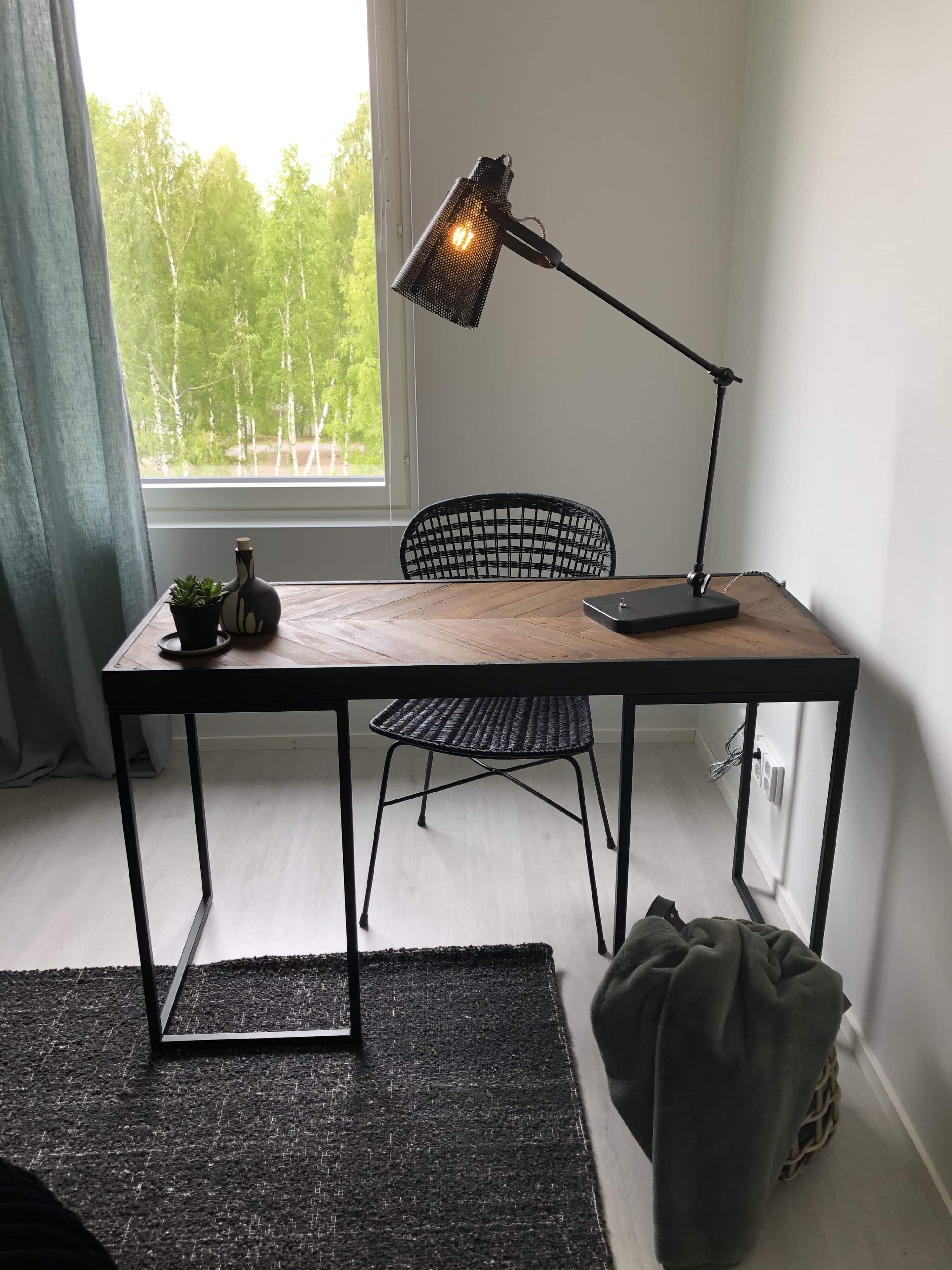 Snugg CRISS CROSS Tiikkipuinen työpöytä