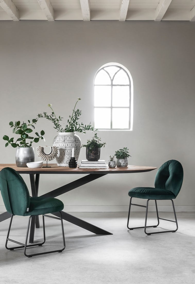 Snugg Timeless Shape jykevä puinen ovaali ruokapöytä
