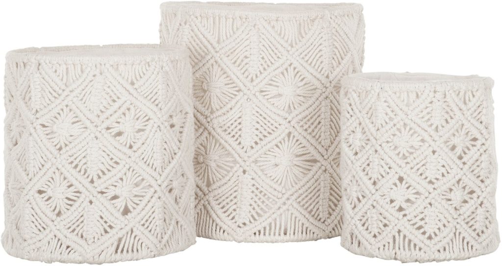 Makramee-tyylillä punotut boho korit, kolme kokoa, säilytyskäyttöön ja sisustukseen.