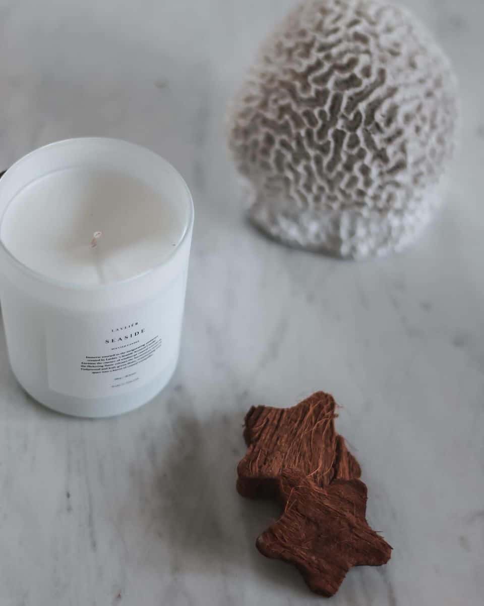 Lavliér White Bloom tuoksukynttilä