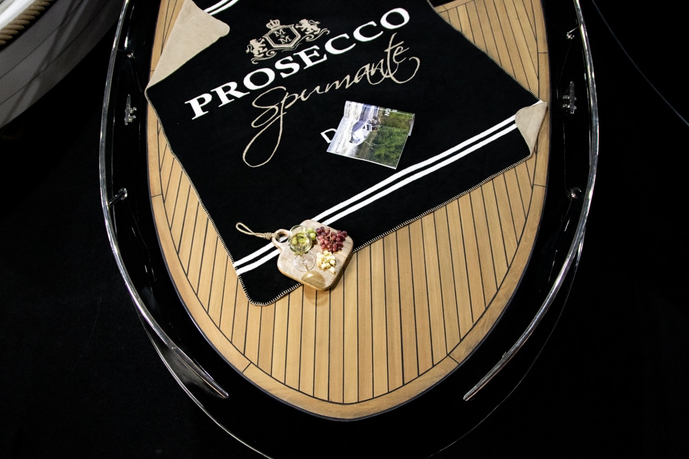 Snugg_Prosescco torkkupeitto musta-beige