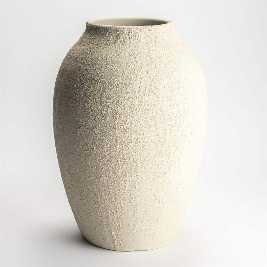Iso linjakas beige saviruukku, ajaton muotoilu, luonnollinen materiaali