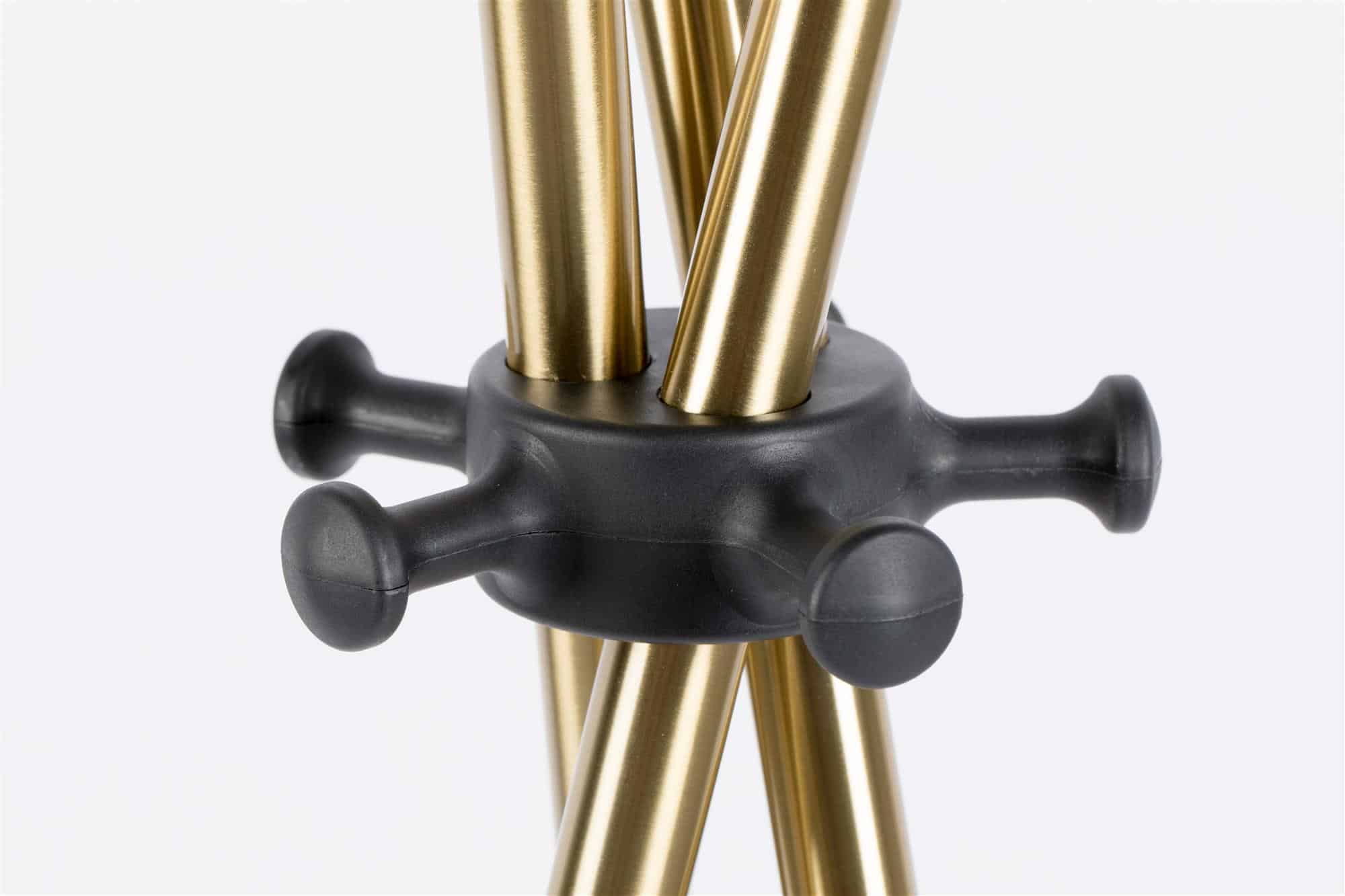 Brass vaatenaulakko, kulta